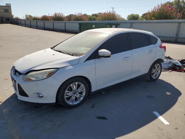 1FAHP3M28CL382895 - 2012 FORD FOCUS SEL WHITE photo 1