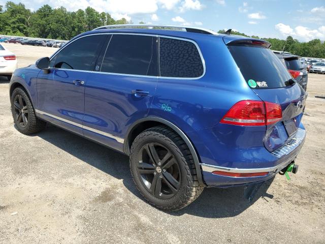 WVGRF7BPXHD001732 - 2017 VOLKSWAGEN TOUAREG WOLFSBURG BLUE photo 2