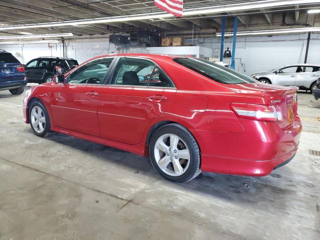 4T1BF3EK6BU117804 - 2011 TOYT CAMRY BASE RED photo 2