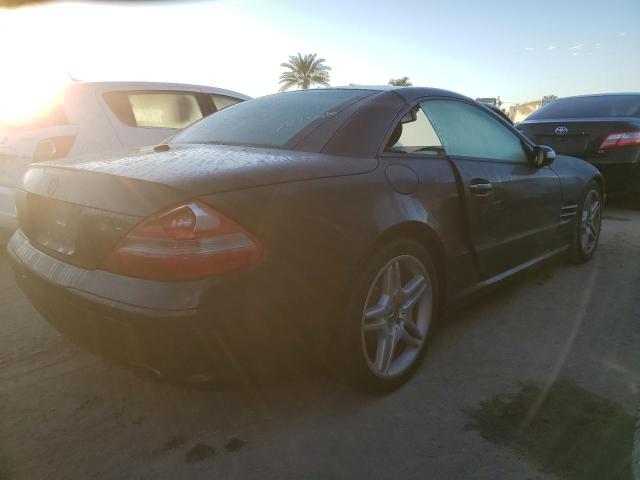 WDBSK71F57F131915 - 2007 MERCEDES-BENZ SL 550 BLACK photo 4