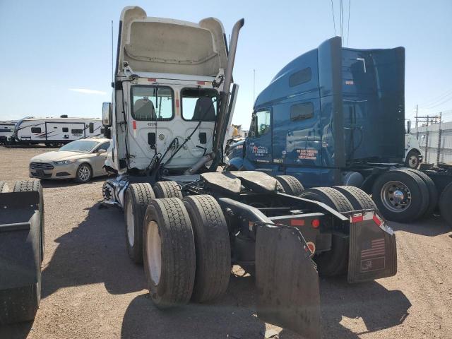 3AKJGEDV2ESFW7125 - 2014 FREIGHTLINER CASCADIA 1 WHITE photo 3