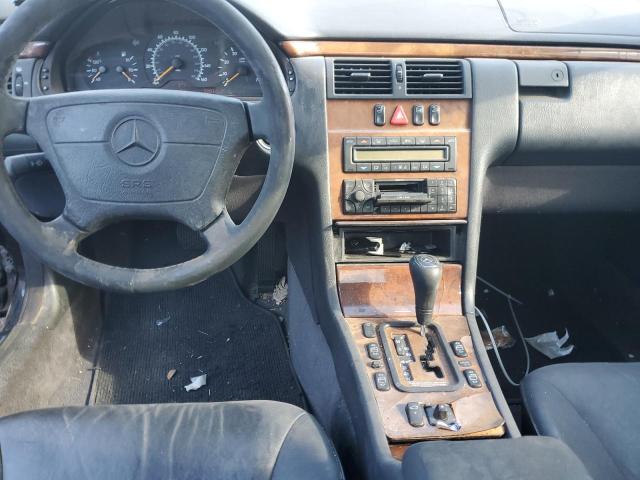 WDBJF65H6XA774258 - 1999 MERCEDES-BENZ E 320 BLACK photo 8