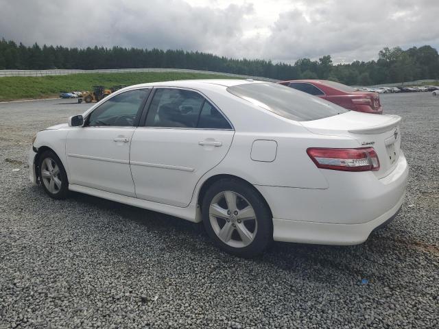 4T1BF3EK6BU676608 - 2011 TOYOTA CAMRY BASE WHITE photo 2