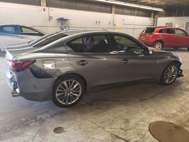 JN1EV7AR4JM431922 - 2018 INFINITI Q50 LUXE GRAY photo 3