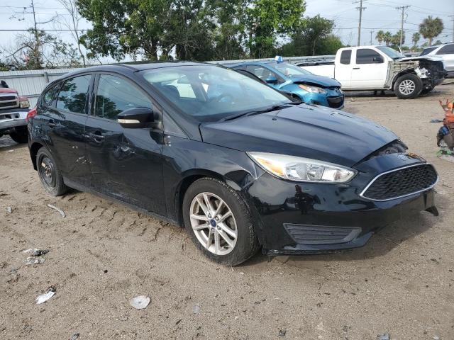 1FADP3K21GL259253 - 2016 FORD FOCUS SE BLACK photo 4