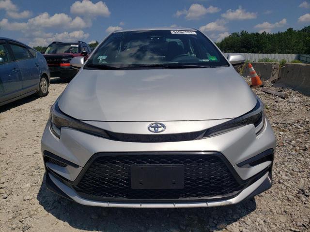 5YFS4MCE5PP146759 - 2023 TOYOTA COROLLA SE SILVER photo 5