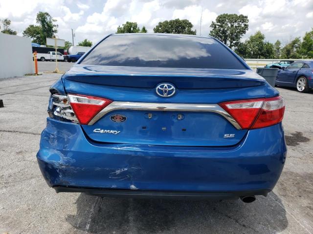 4T1BF1FK3HU669742 - 2017 TOYOTA CAMRY LE BLUE photo 6