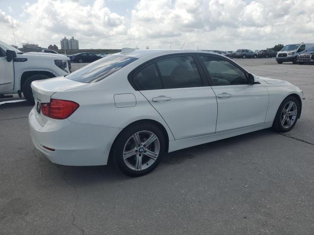 WBA3C3G57FNS75476 - 2015 BMW 320 I XDRIVE WHITE photo 3