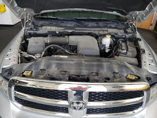 1C6RR7GG8JS307132 - 2018 RAM 1500 SLT Արծաթագույն լուսանկար 11
