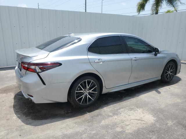 4T1G11AK9PU796909 - 2023 TOYOTA CAMRY SE NIGHT SHADE SILVER photo 3