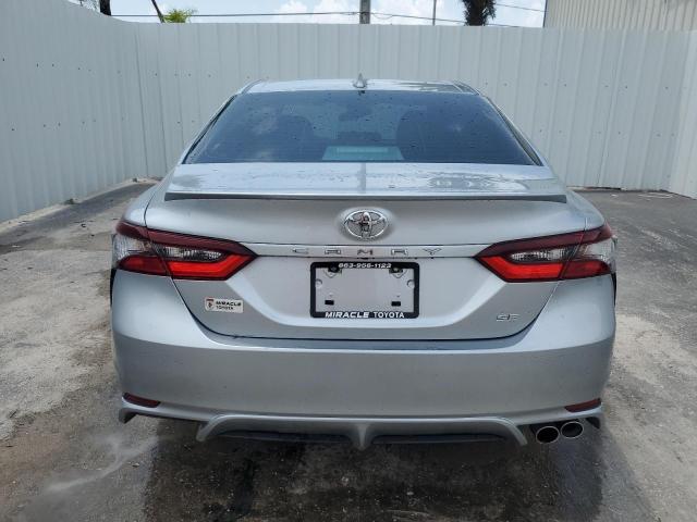 4T1G11AK9PU796909 - 2023 TOYOTA CAMRY SE NIGHT SHADE SILVER photo 6