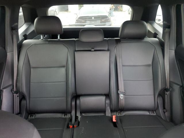 3VV2B7AX5LM063573 - 2020 VOLKSWAGEN TIGUAN SE შავი ფოტო 10