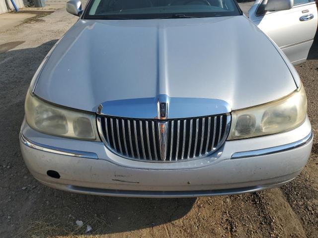 1LNHM83W31Y703211 - 2001 LINCOLN TOWN CARTIER SILVER photo 11