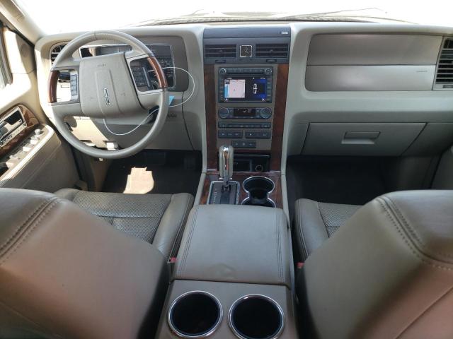 5LMJJ2J54BEJ02763 - 2011 LINCOLN NAVIGATOR WHITE photo 8