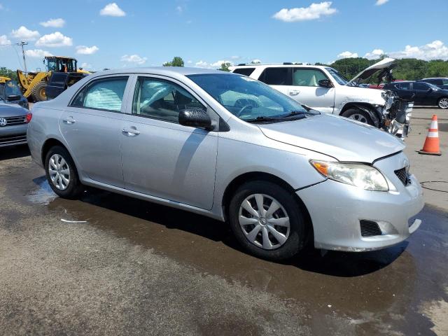 2T1BU4EE8AC243426 - 2010 TOYOTA COROLLA BASE 银色 照片 4