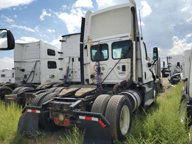 1FUBGEDV9FLGH4637 - 2015 FREIGHTLINER CASCADIA 1 白色 照片 4