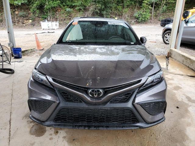4T1T11AK8RU257506 - 2024 TOYOTA CAMRY SE NIGHT SHADE GRAY photo 5