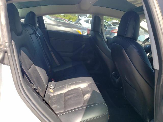 5YJ3E1EB9JF112832 - 2018 TESLA MODEL 3 银色 照片 10