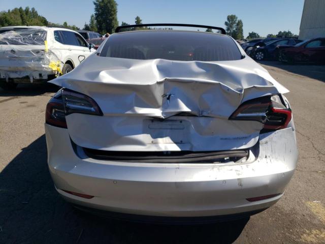 5YJ3E1EB9JF112832 - 2018 TESLA MODEL 3 银色 照片 6