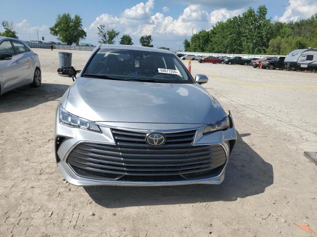 4T1BZ1FB4KU026931 - 2019 TOYOTA AVALON XLE 银色 照片 5