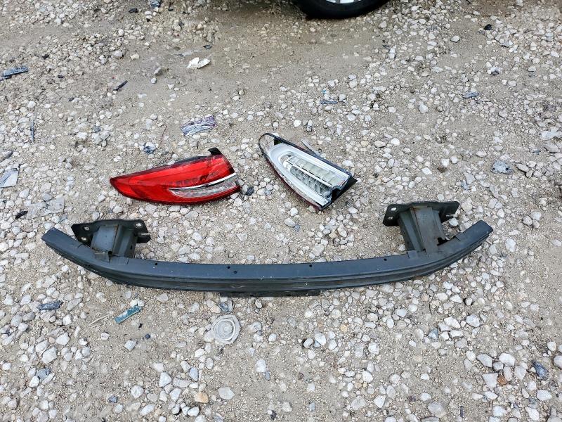 3FA6P0HD8KR132574 - 2019 FORD FUSION SE GRAY photo 12