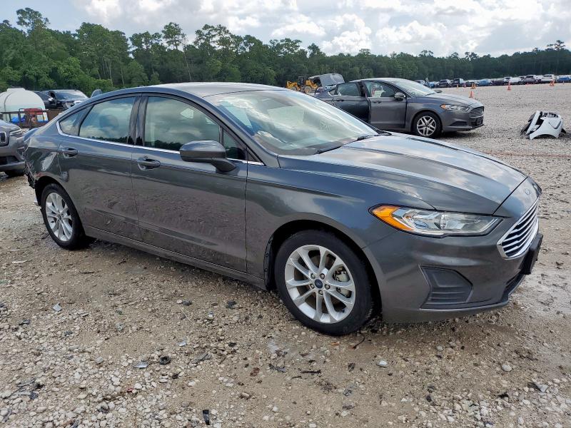 3FA6P0HD8KR132574 - 2019 FORD FUSION SE GRAY photo 4