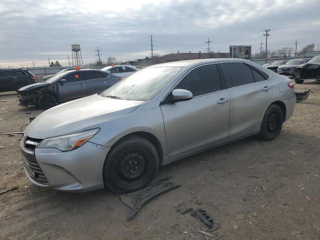 4T4BF1FK0FR467976 - 2015 TOYOTA CAMRY LE SILVER photo 2