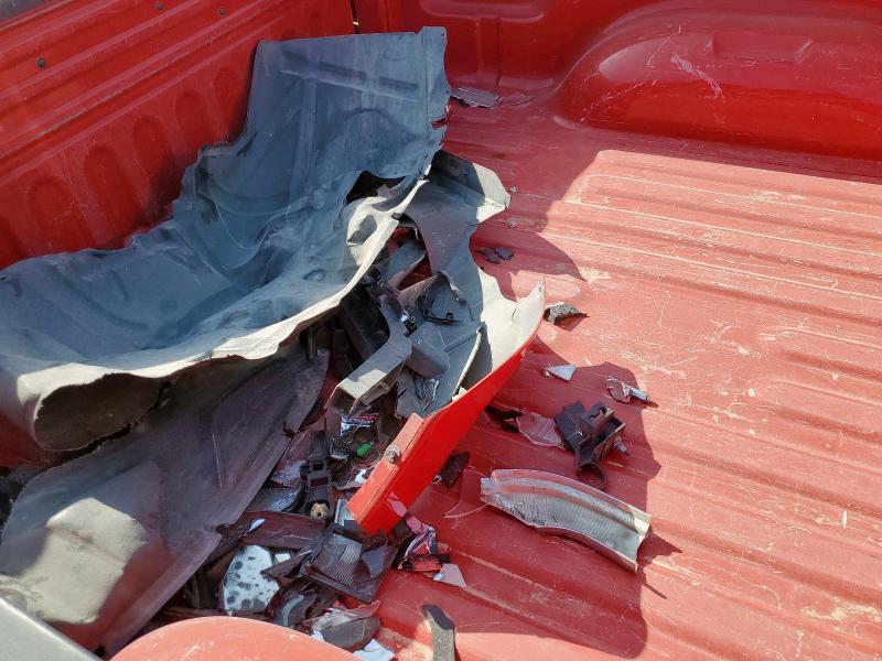 1C6RR6GT8JS105141 - 2018 RAM 1500 SLT RED photo 12