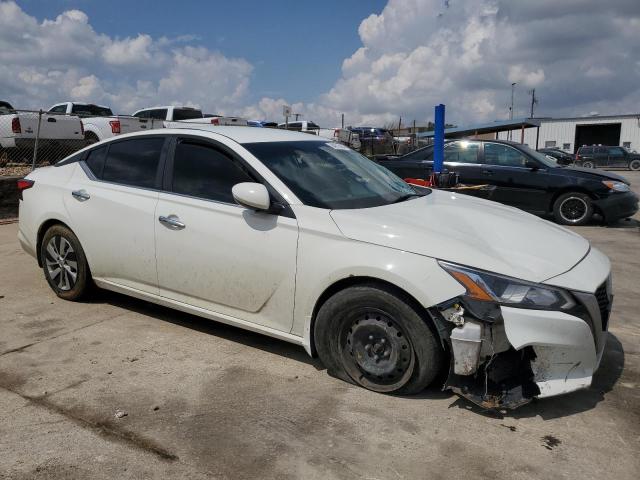 1N4BL4BV9LC166087 - 2020 NISSAN ALTIMA S WHITE photo 4