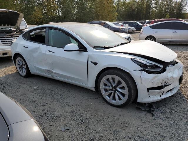 5YJ3E1EA2NF186834 - 2022 TESLA MODEL 3 WHITE photo 4