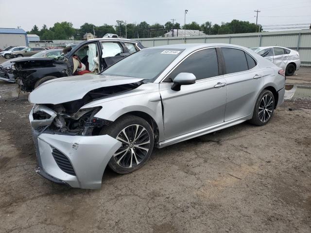 4T1B11HK2JU518554 - 2018 TOYOTA CAMRY L SILVER photo 1