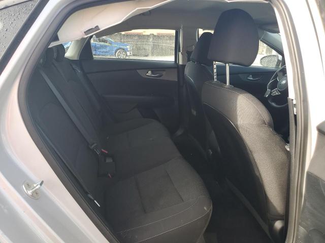 3KPF24ADXKE040870 - 2019 KIA FORTE FE 银色 照片 10