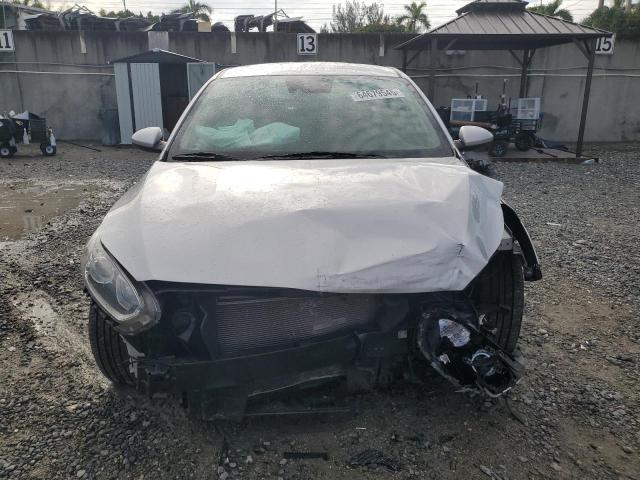 3KPF24ADXKE040870 - 2019 KIA FORTE FE 银色 照片 5