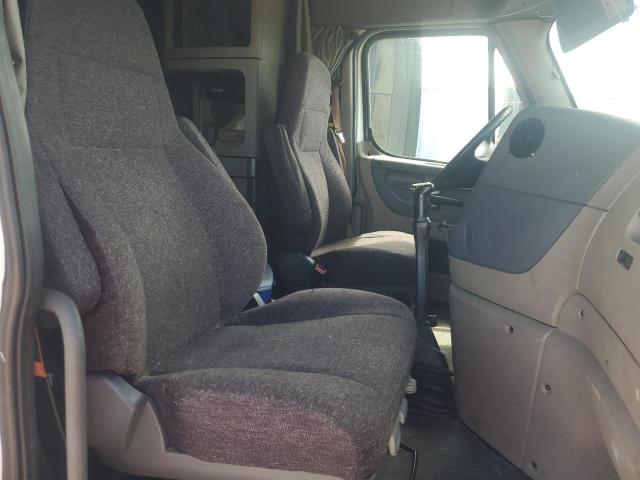 3AKJGLD58GSHN2755 - 2016 FREIGHTLINER CASCADIA 1 WHITE photo 6