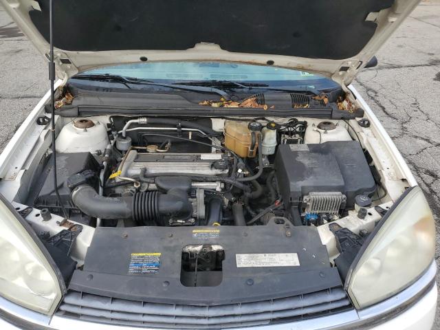 1G1ZS52F54F176876 - 2004 CHEVROLET MALIBU WHITE photo 11