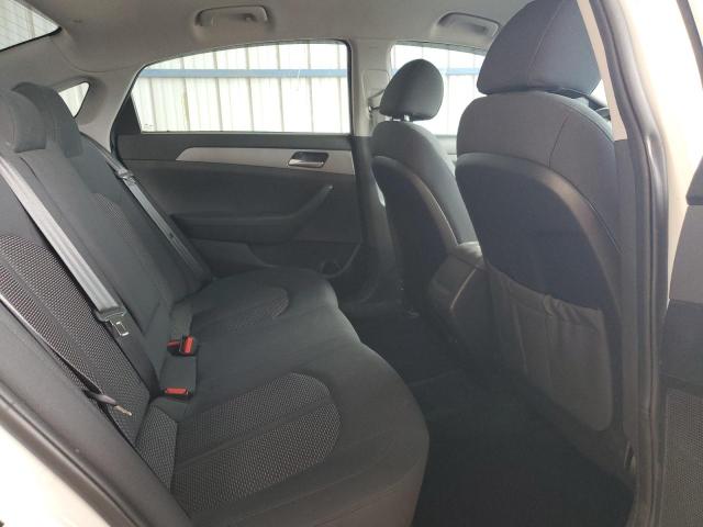 5NPE24AF9KH735611 - 2019 HYUNDAI SONATA SE WHITE photo 10