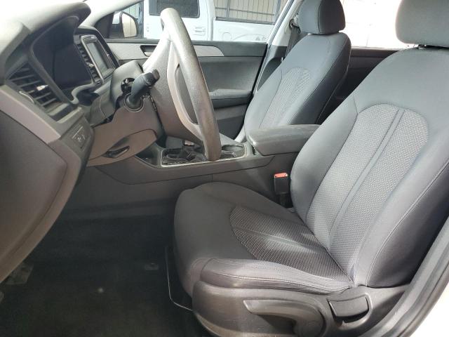 5NPE24AF9KH735611 - 2019 HYUNDAI SONATA SE WHITE photo 7