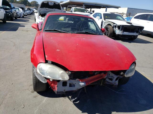 JM1NB353310205754 - 2001 MAZDA MX-5 MIATA BASE RED photo 5