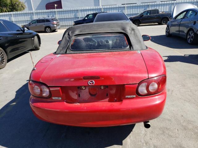 JM1NB353310205754 - 2001 MAZDA MX-5 MIATA BASE RED photo 6