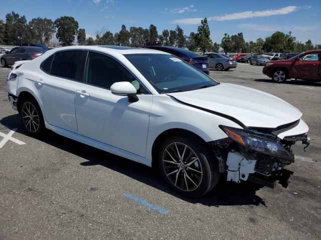 4T1T11AK3PU831619 - 2023 TOYOTA CAMRY SE NIGHT SHADE WHITE photo 4