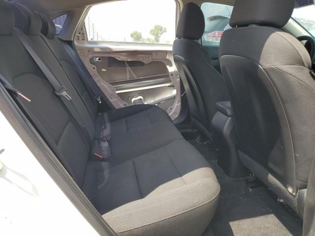 3KPF24AD8KE055819 - 2019 KIA FORTE FE WHITE photo 10