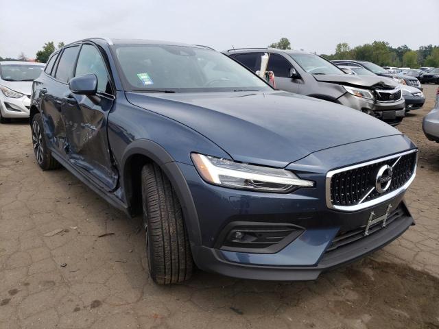 YV4102WK4N1087358 - 2022 VOLVO V60 CROSS T5 MOMENTUM BLUE photo 4