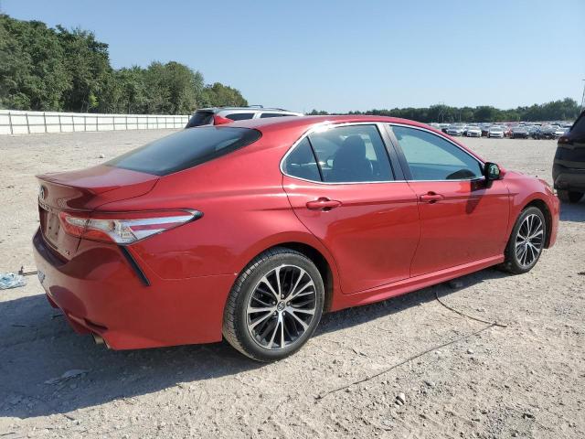 4T1G11AK9LU325014 - 2020 TOYOTA CAMRY SE RED photo 3