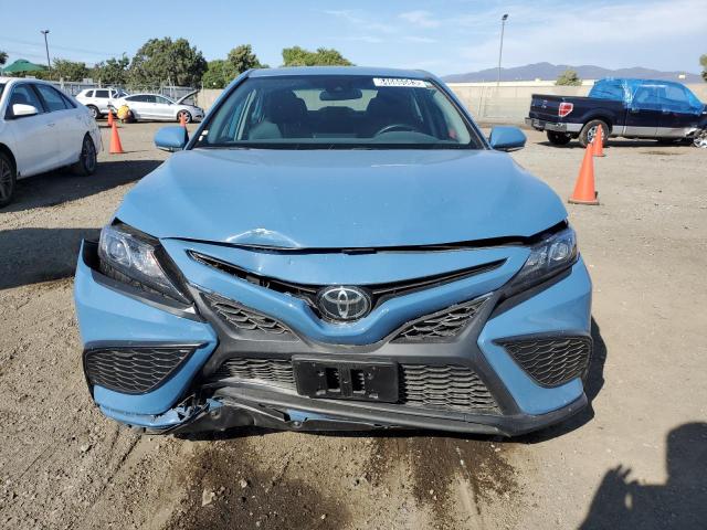 4T1G11AK6PU095132 - 2023 TOYOTA CAMRY SE NIGHT SHADE BLUE photo 5