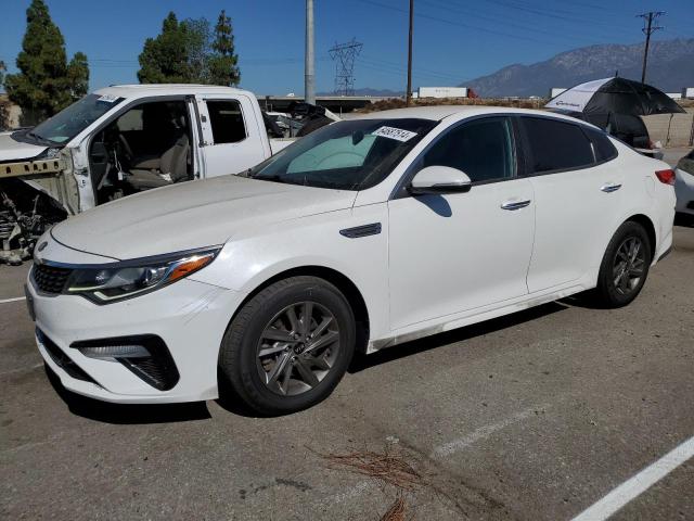 5XXGT4L35KG282687 - 2019 KIA OPTIMA LX WHITE photo 1