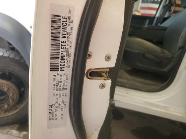 3C7WRNFL5GG135305 - 2016 RAM 5500 თეთრი ფოტო 12