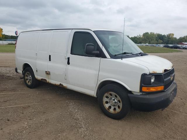 1GCSGAFX3D1182663 - 2013 CHEVROLET EXPRESS G1 WHITE photo 4