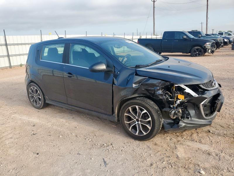 1G1JD6SH8J4103068 - 2018 CHEVROLET SONIC LT 石墨色 照片 4