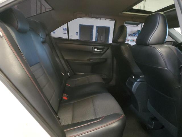 4T1BF1FK4HU386086 - 2017 TOYOTA CAMRY LE WHITE photo 10