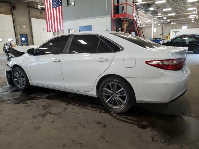 4T1BF1FK4HU386086 - 2017 TOYOTA CAMRY LE WHITE photo 2